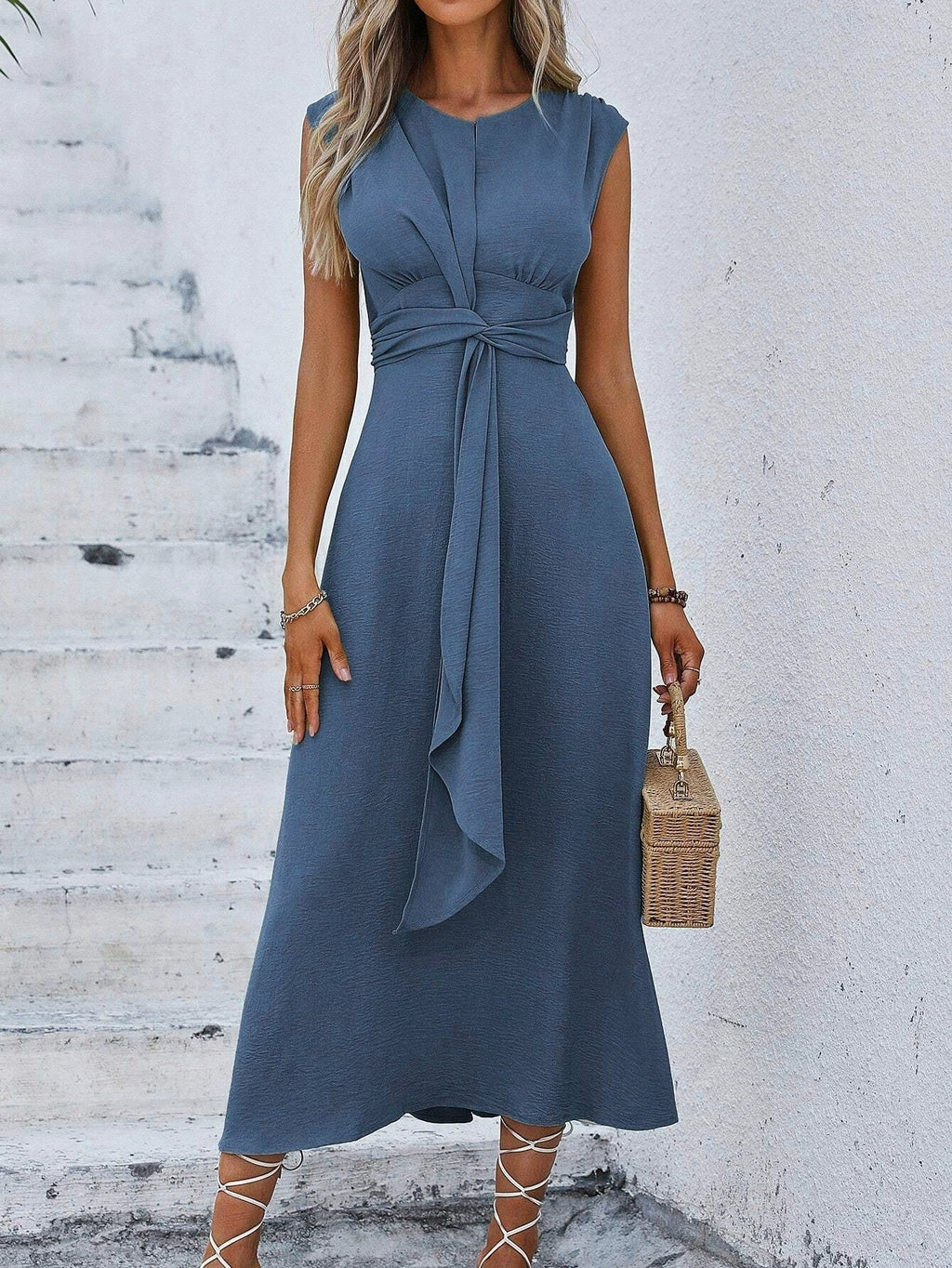 Vestido largo para mujer con cintura drapeada y diseño sin mangas
