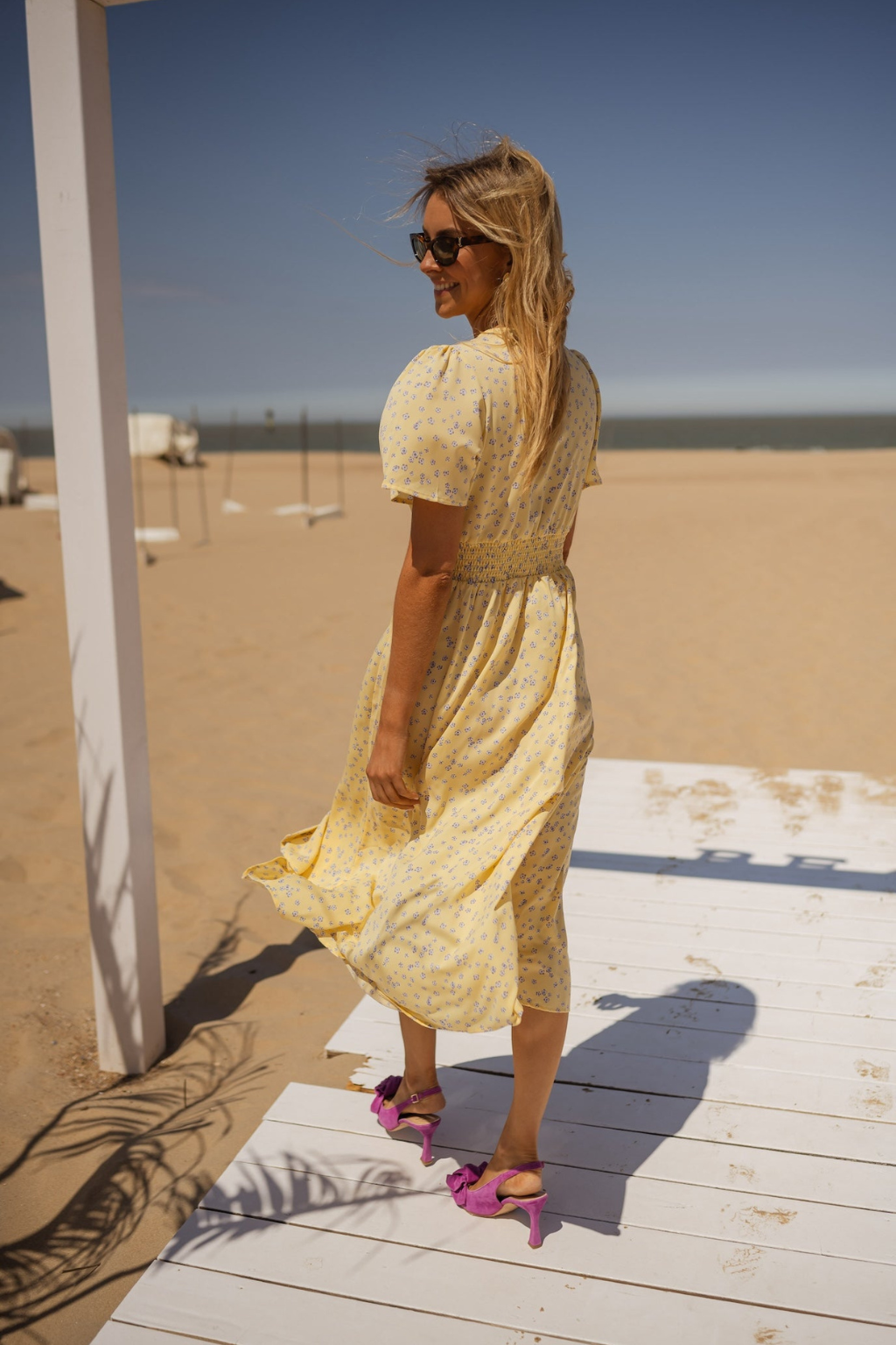 Vestido midi para mujer con estampado floral y escote en V