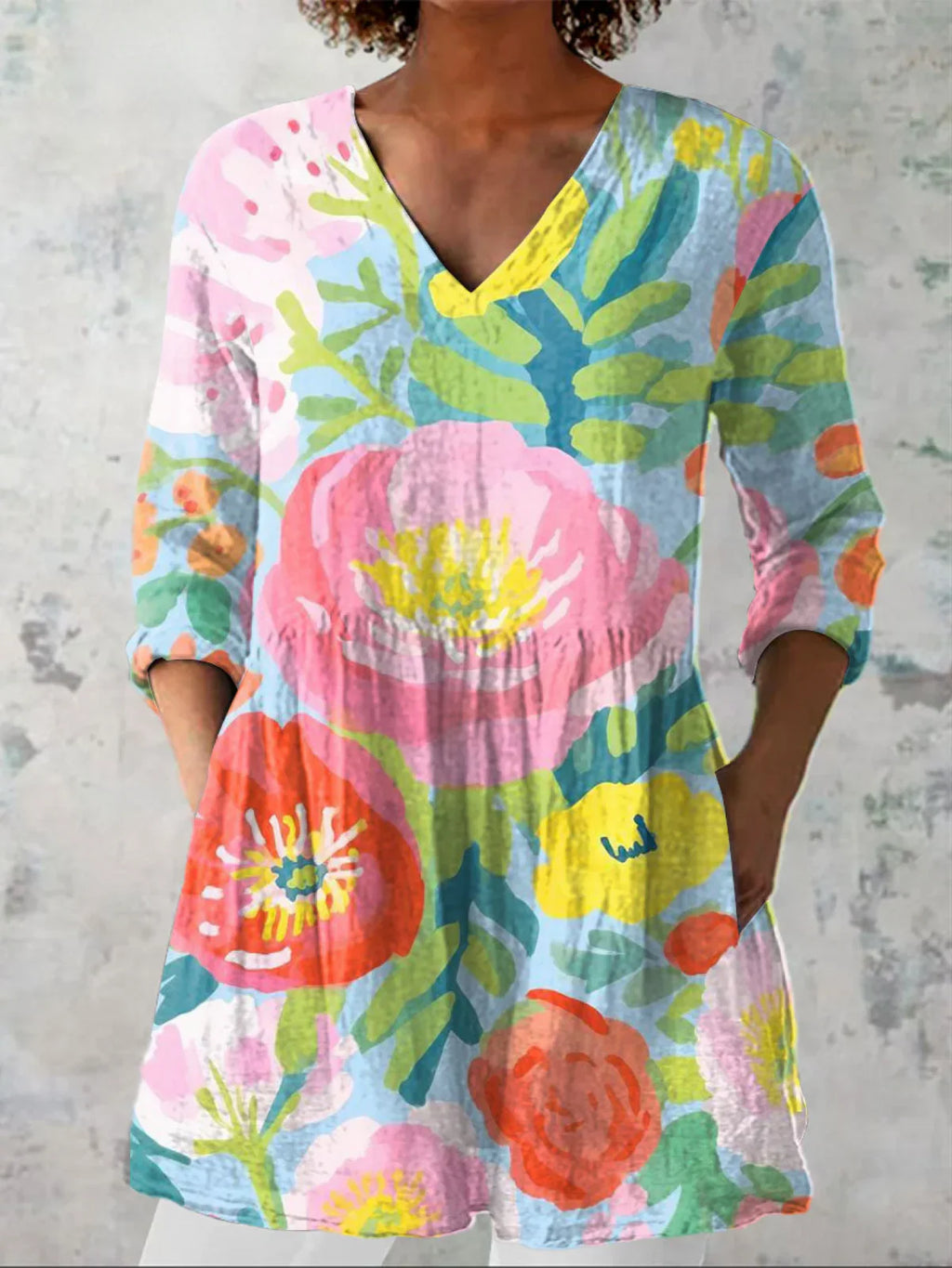 Túnica mujer con estampado gráfico y escote en V