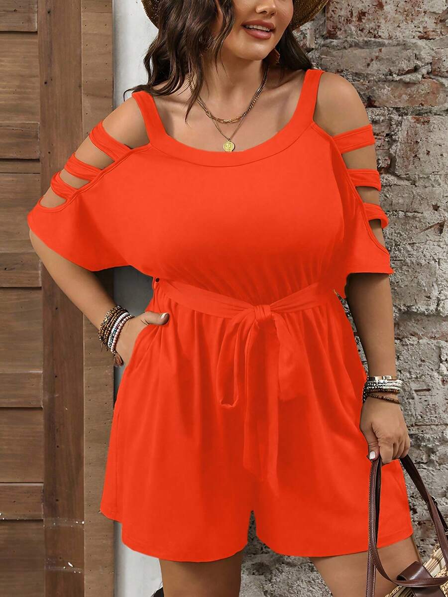 Mono corto para mujer con hombros descubiertos y cinturón ajustable