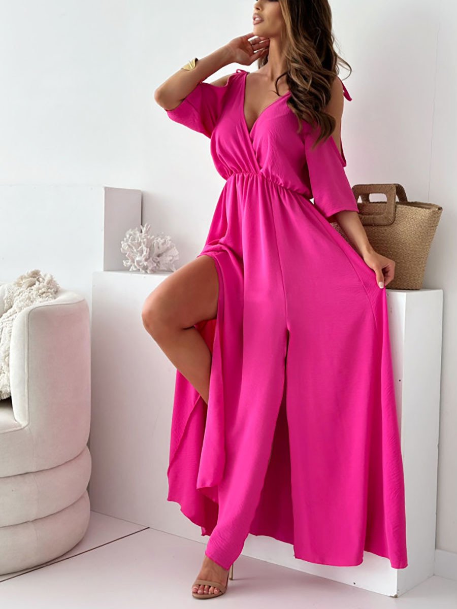 Vestido maxi elegante con hombros descubiertos y abertura lateral