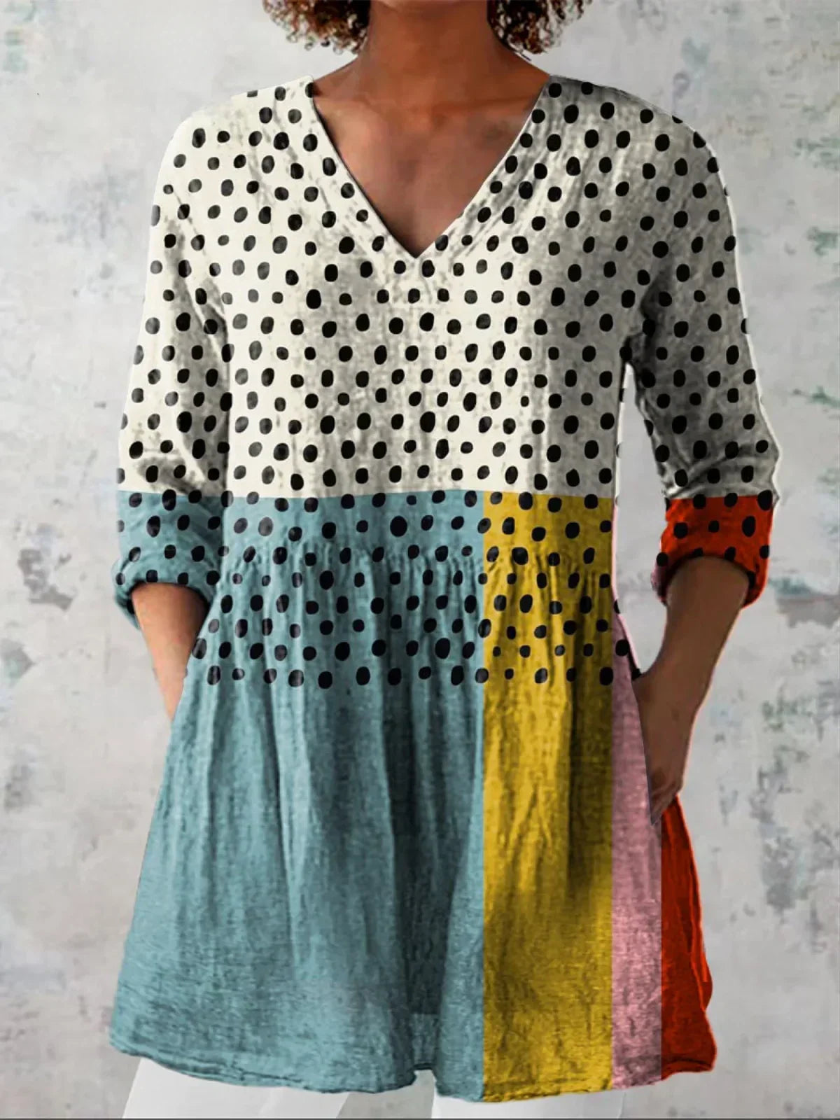 Túnica mujer con estampado gráfico y escote en V