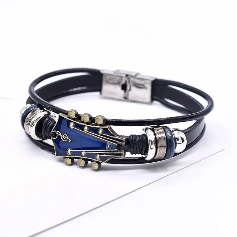 Rodrigo - Pulsera de cuero con diseño de guitarra