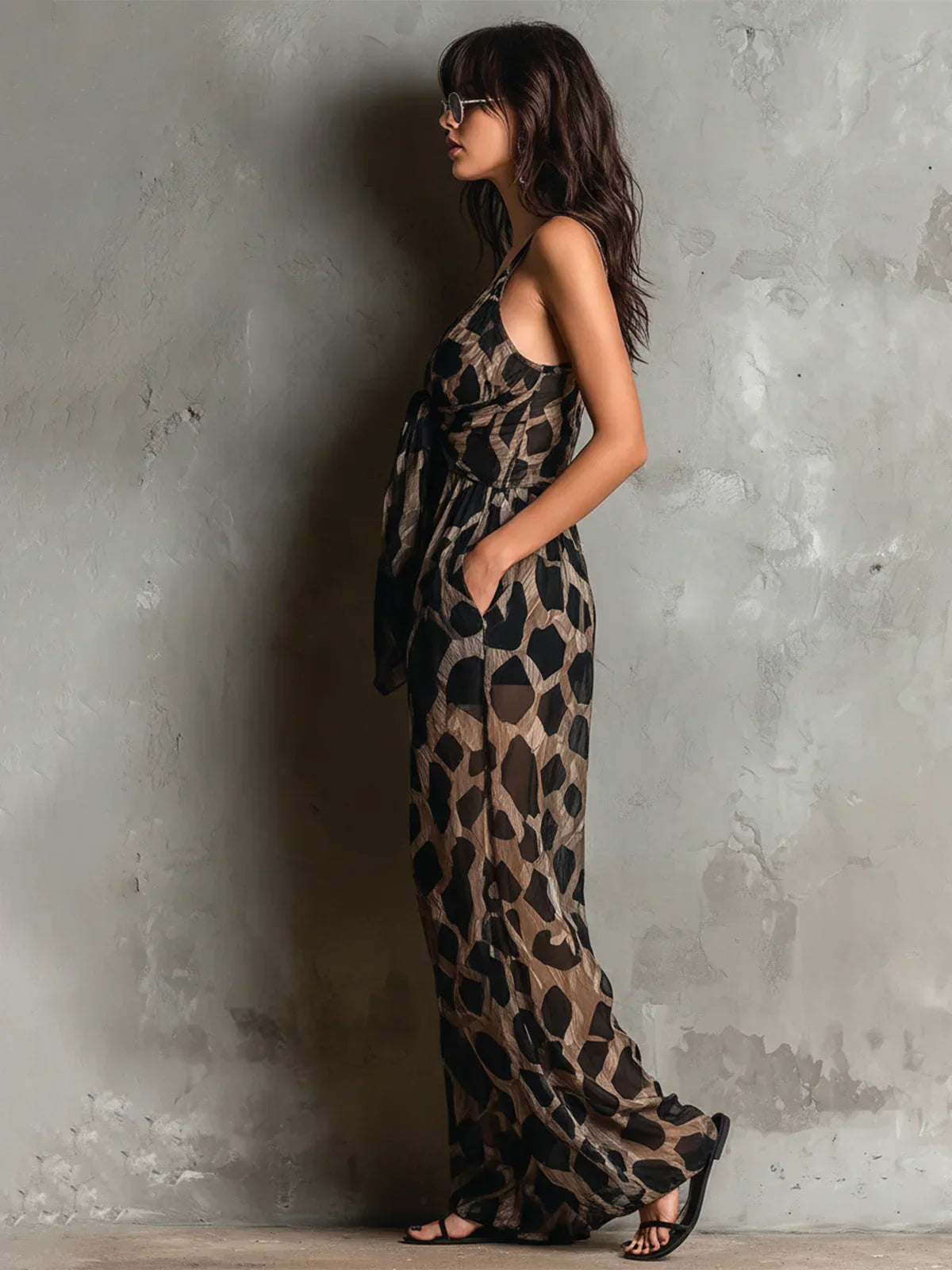 Mono mujer estampado animal con tirantes y pierna ancha