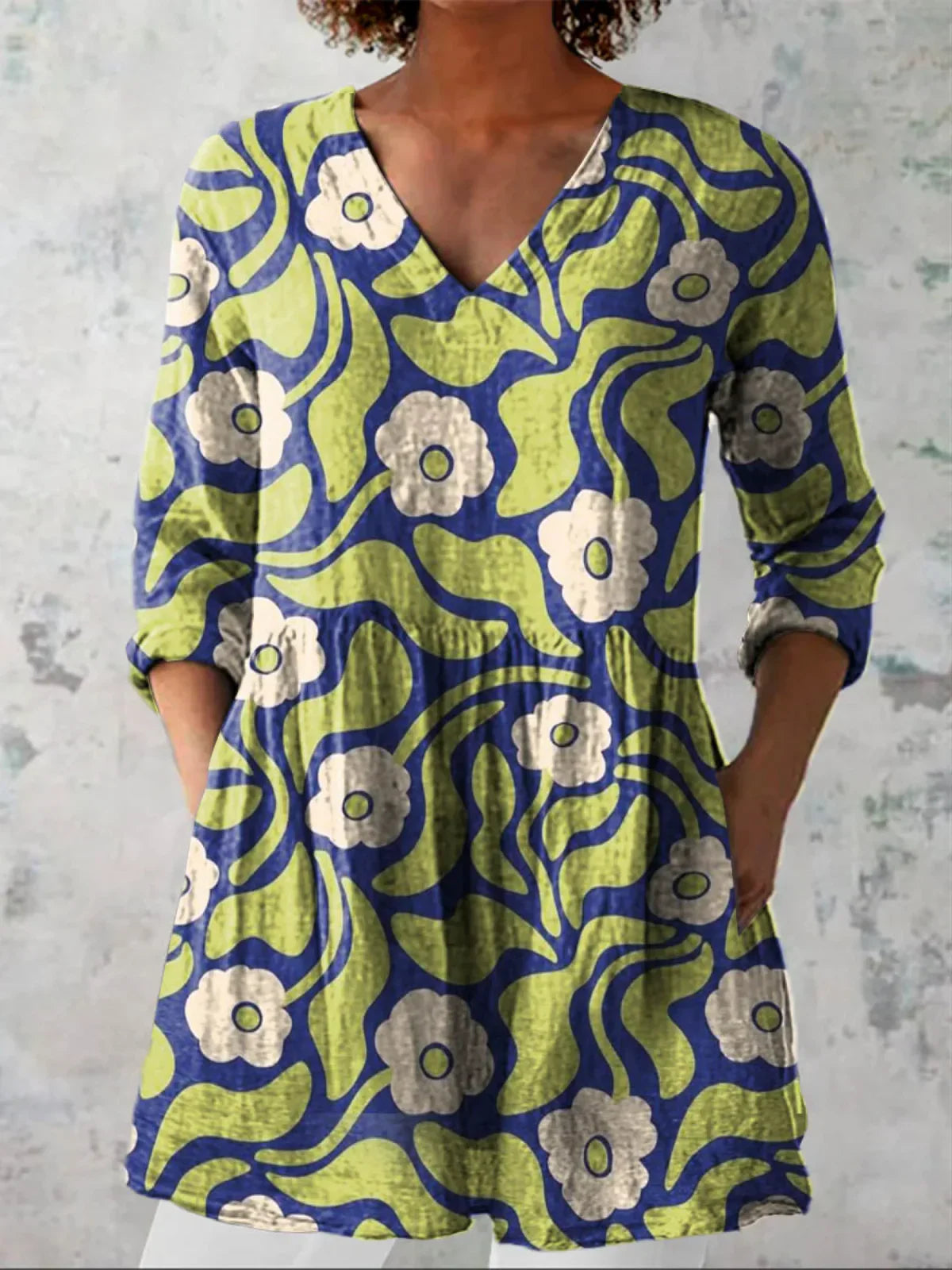 Túnica mujer con estampado gráfico y escote en V