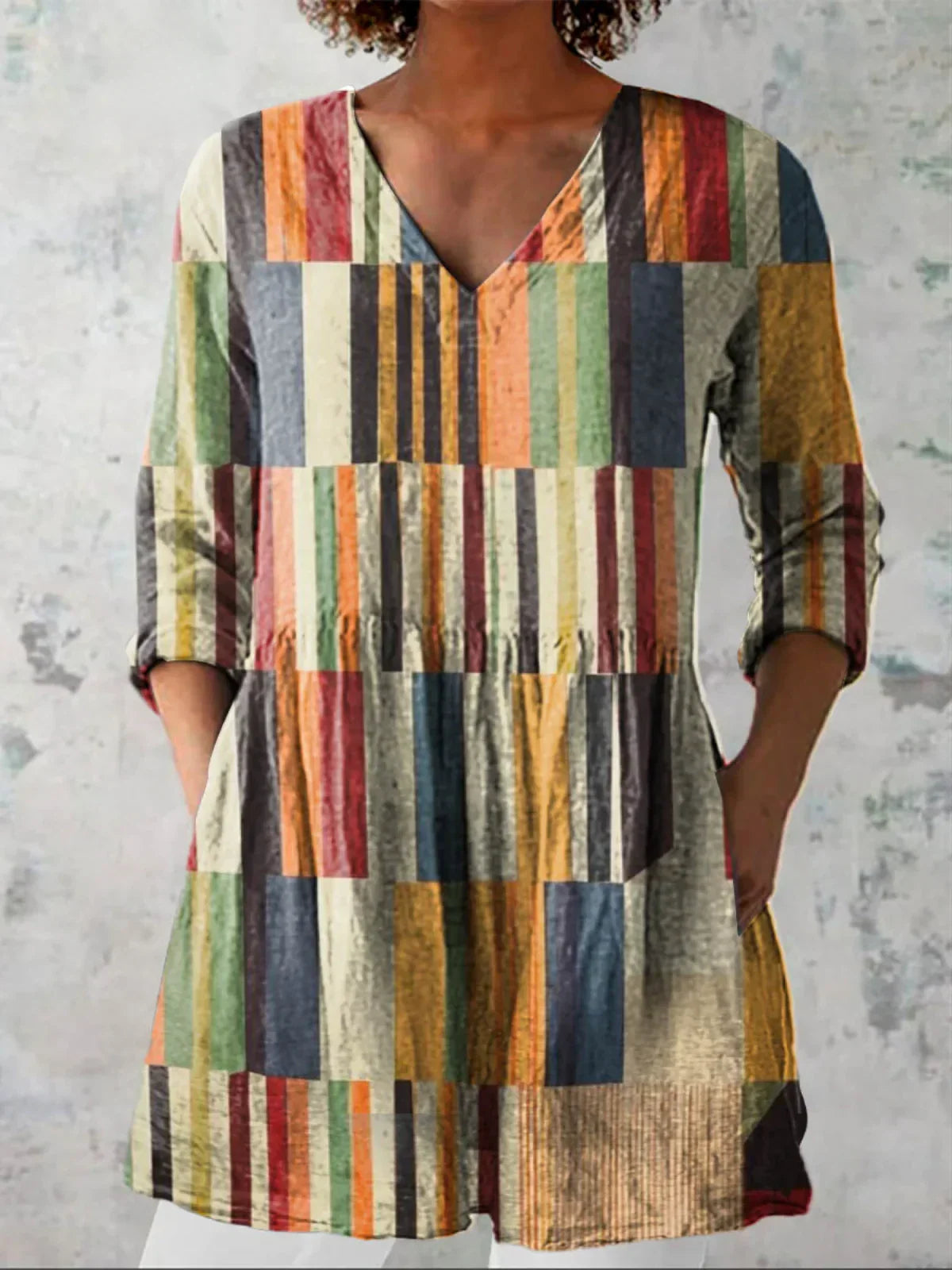 Túnica mujer con estampado gráfico y escote en V