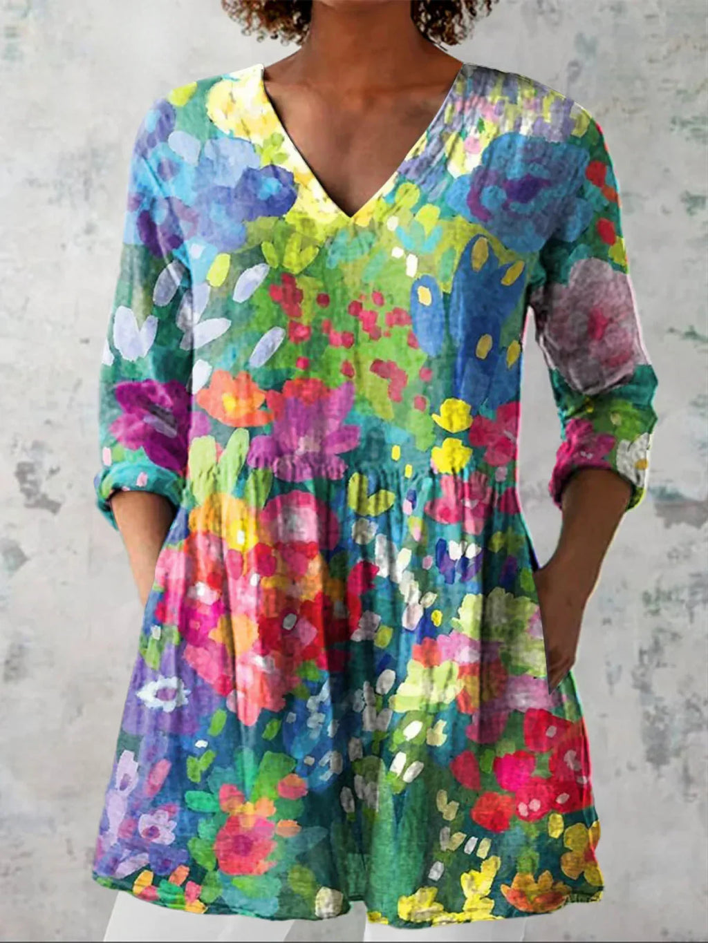 Túnica mujer con estampado gráfico y escote en V