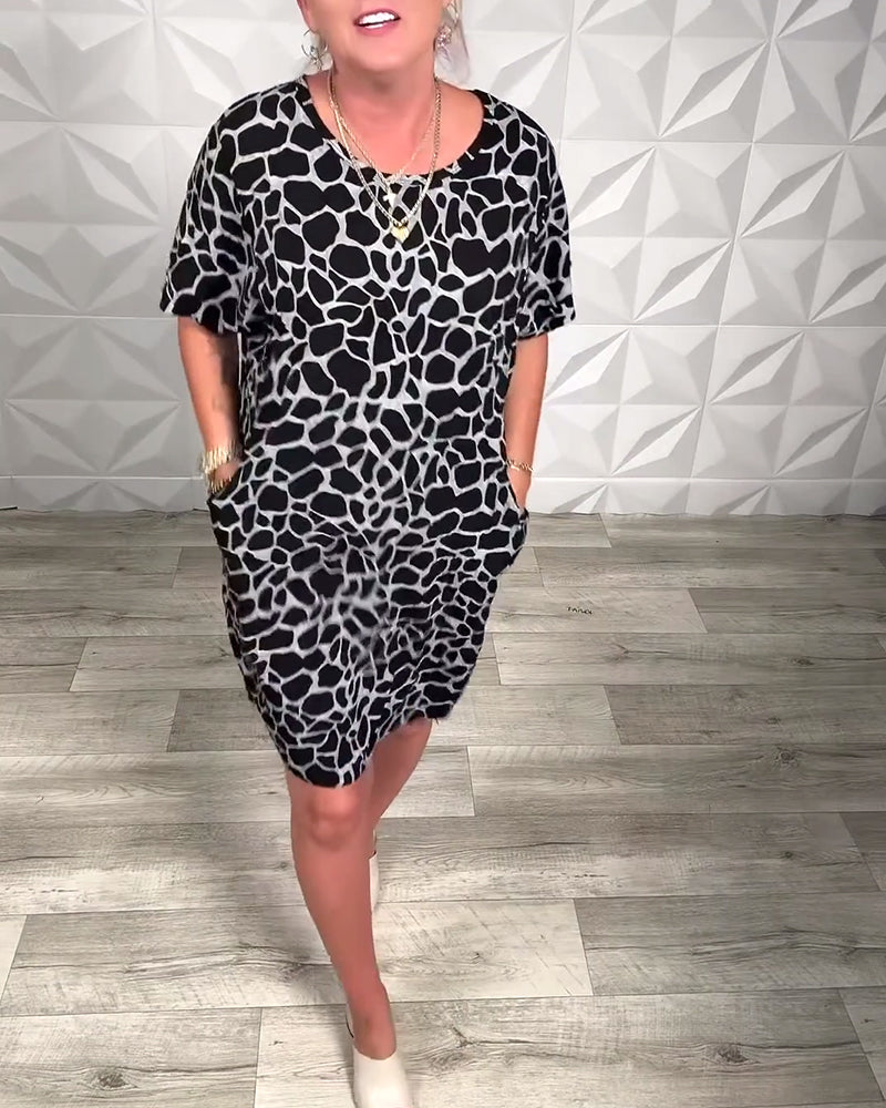 Vestido casual para mujer con estampado moderno y corte fluido