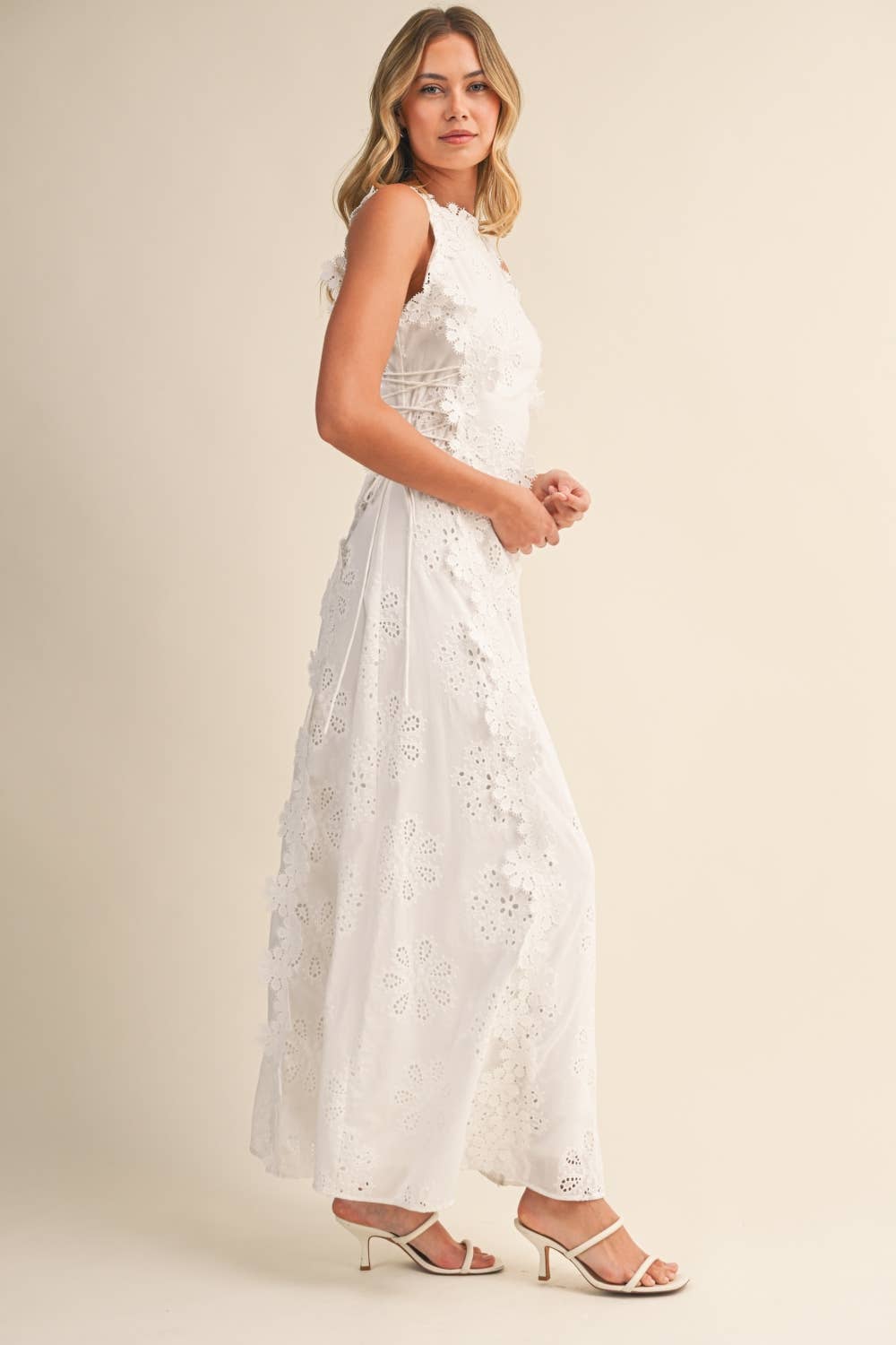 Vestido maxi mujer con bordados florales y encaje elegante