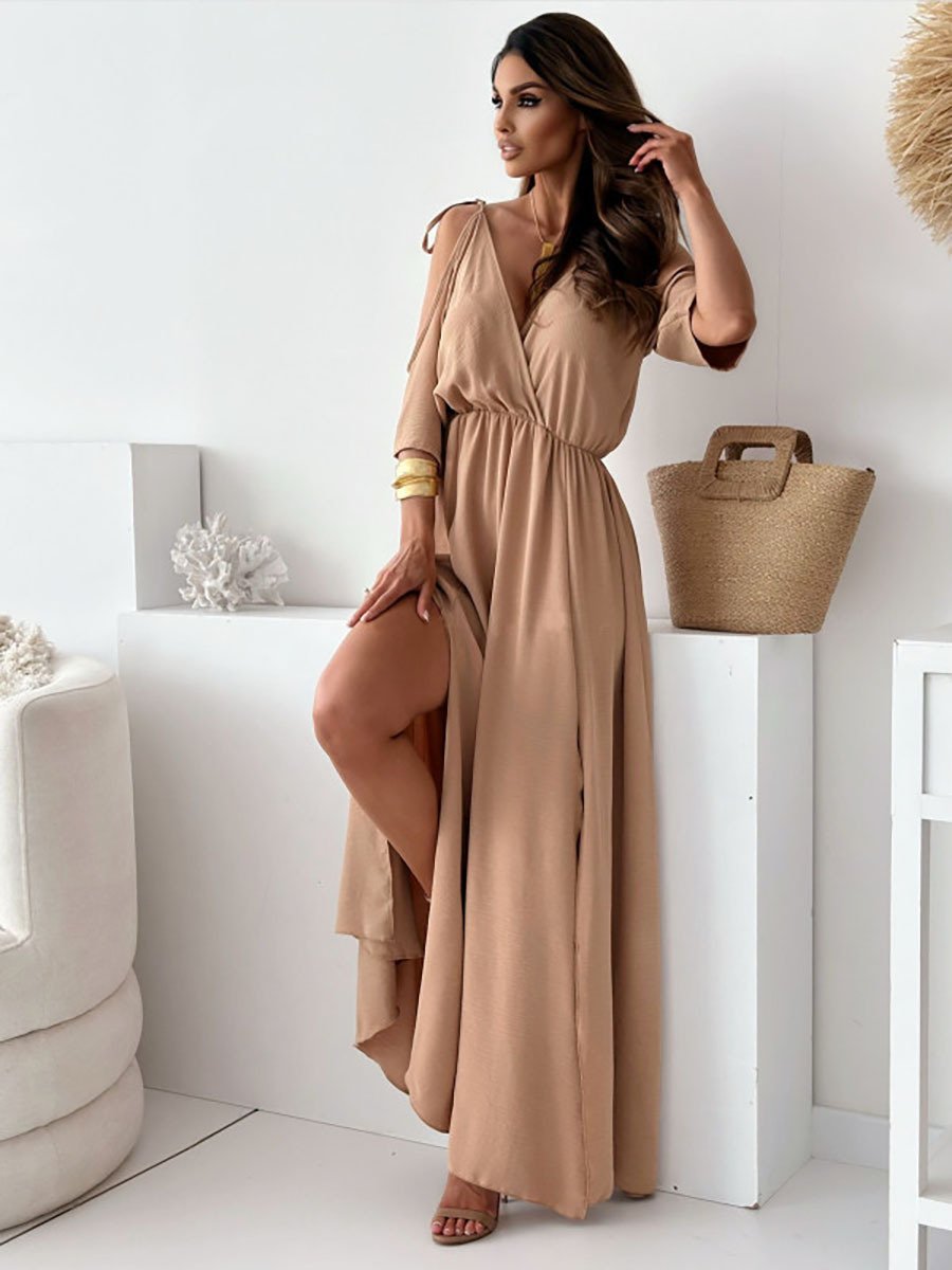 Vestido maxi elegante con hombros descubiertos y abertura lateral