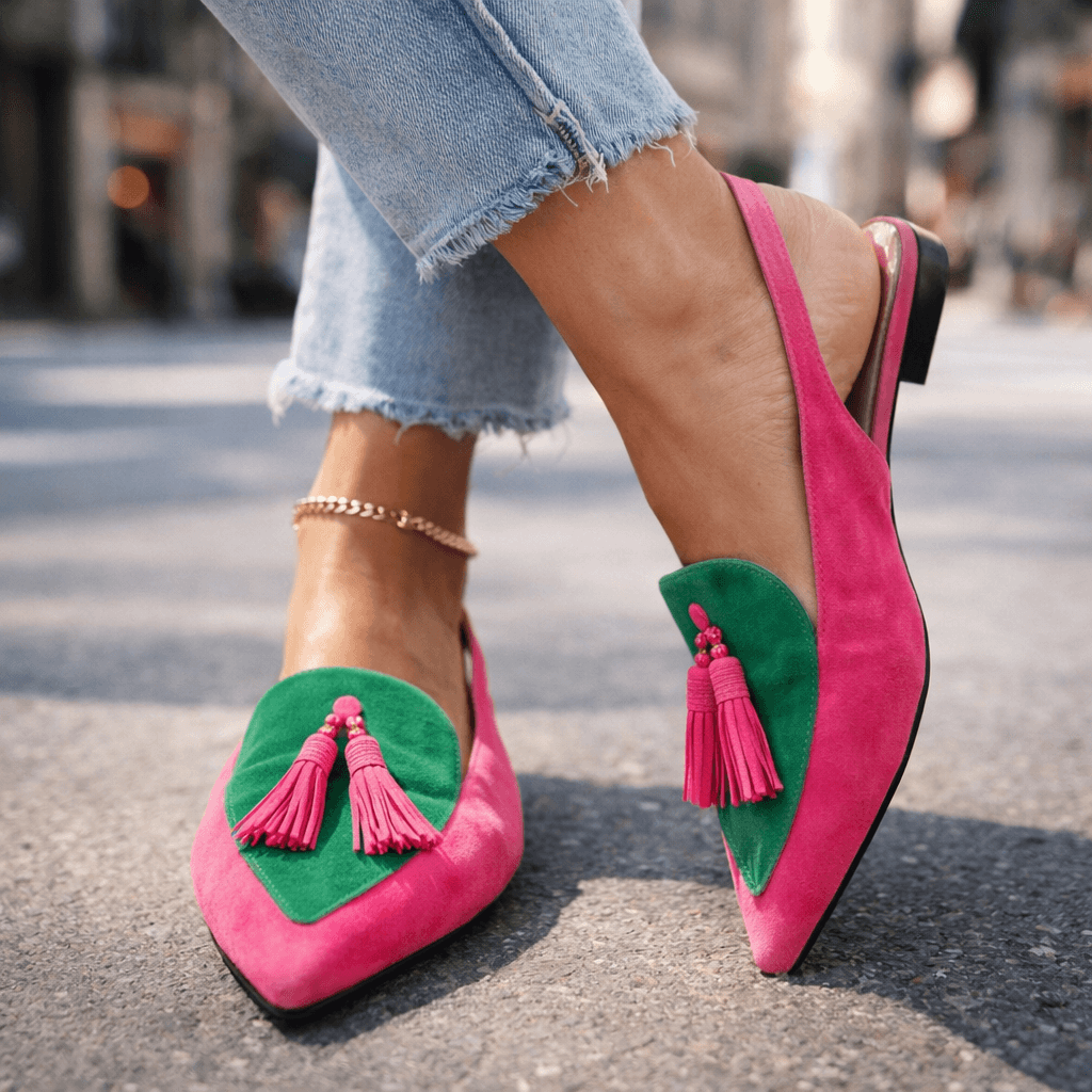 Mules bicolores mujer elegantes con pompones modernos