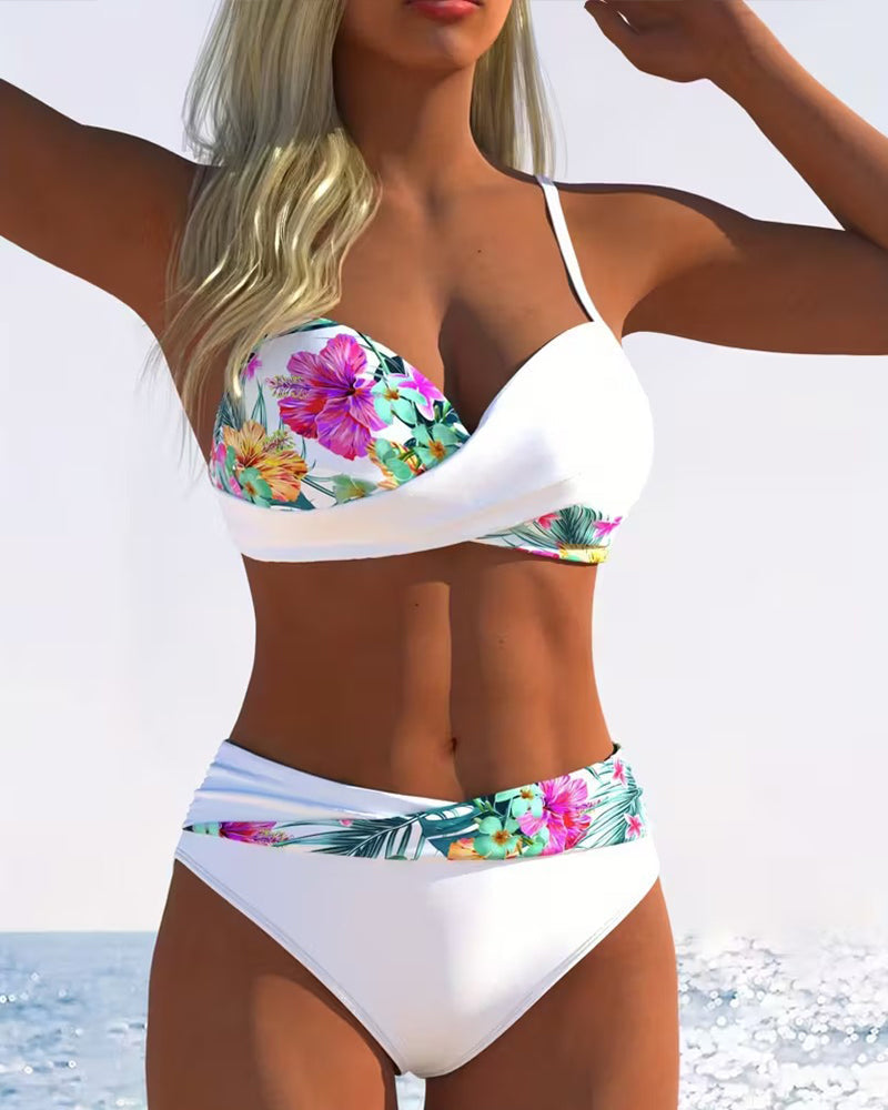 Bikini de mujer con estampado floral tropical y tirantes finos