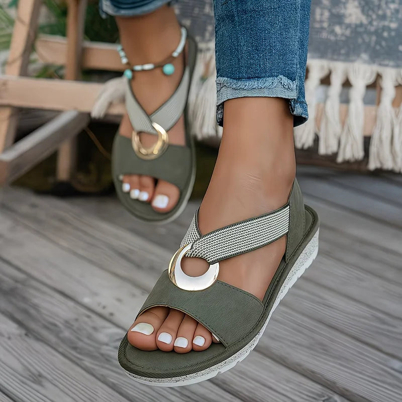 Sandalias mujer cómodas con banda elástica y detalle metálico