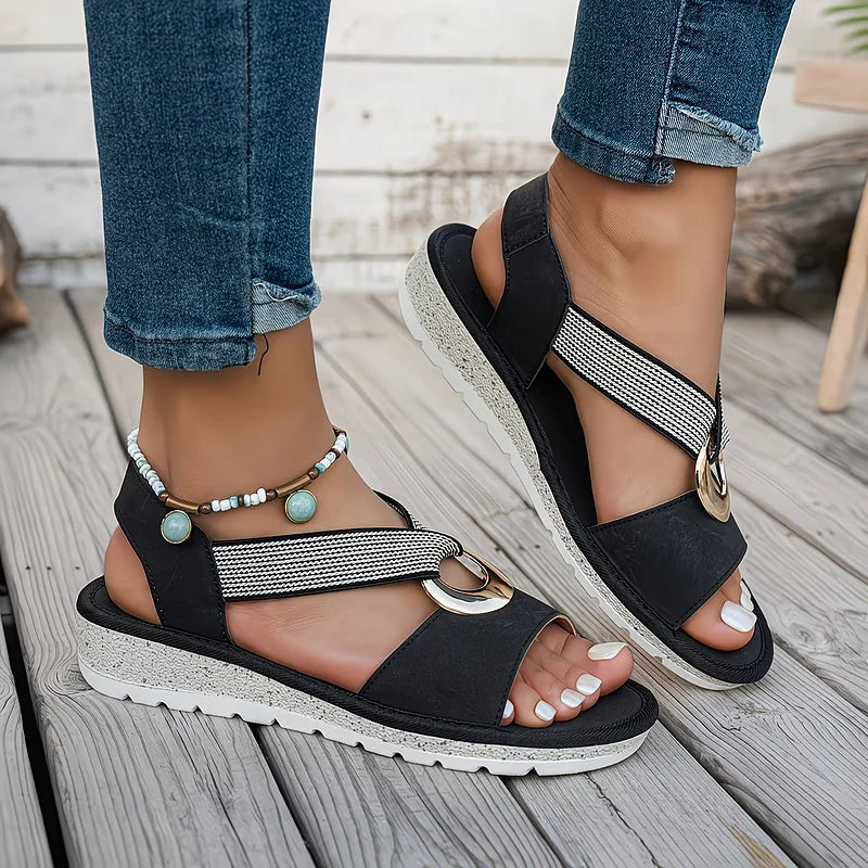 Sandalias mujer cómodas con banda elástica y detalle metálico