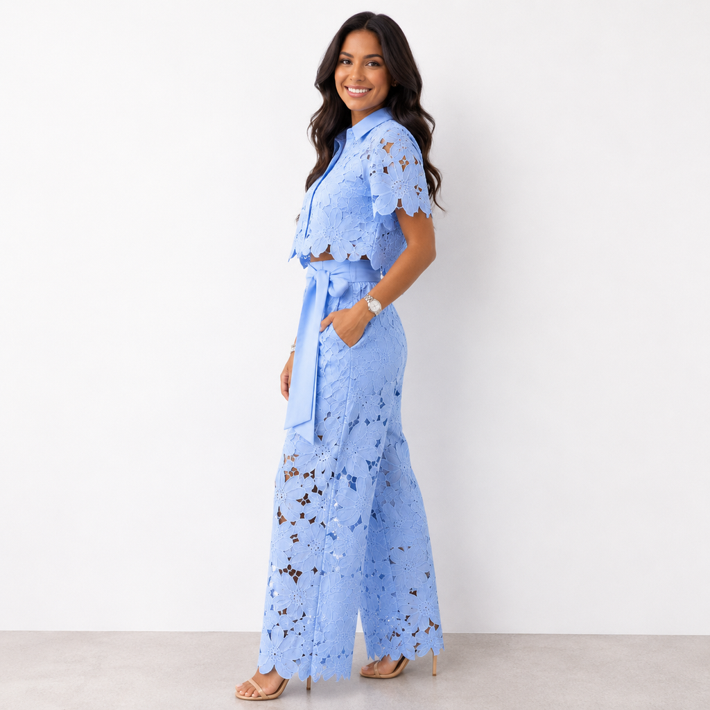 Conjunto elegante para mujer con detalles florales calados