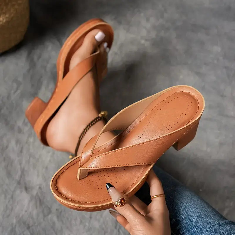 Sandalias elegantes con tacón cómodo para mujer