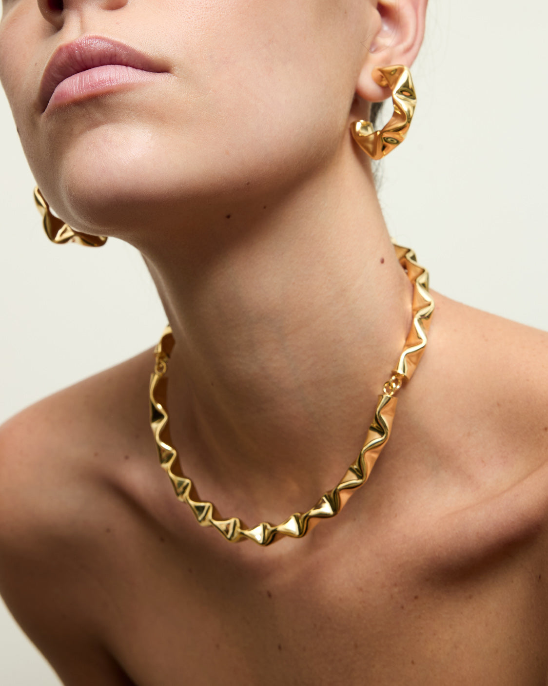 Collar Twisted