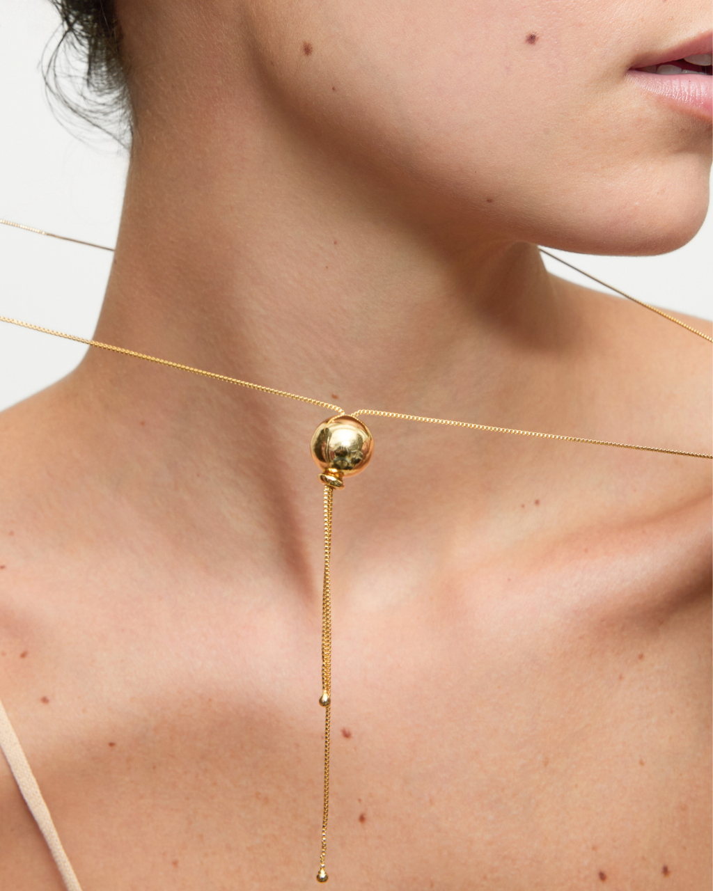 (WH) Collar Elegant Ball