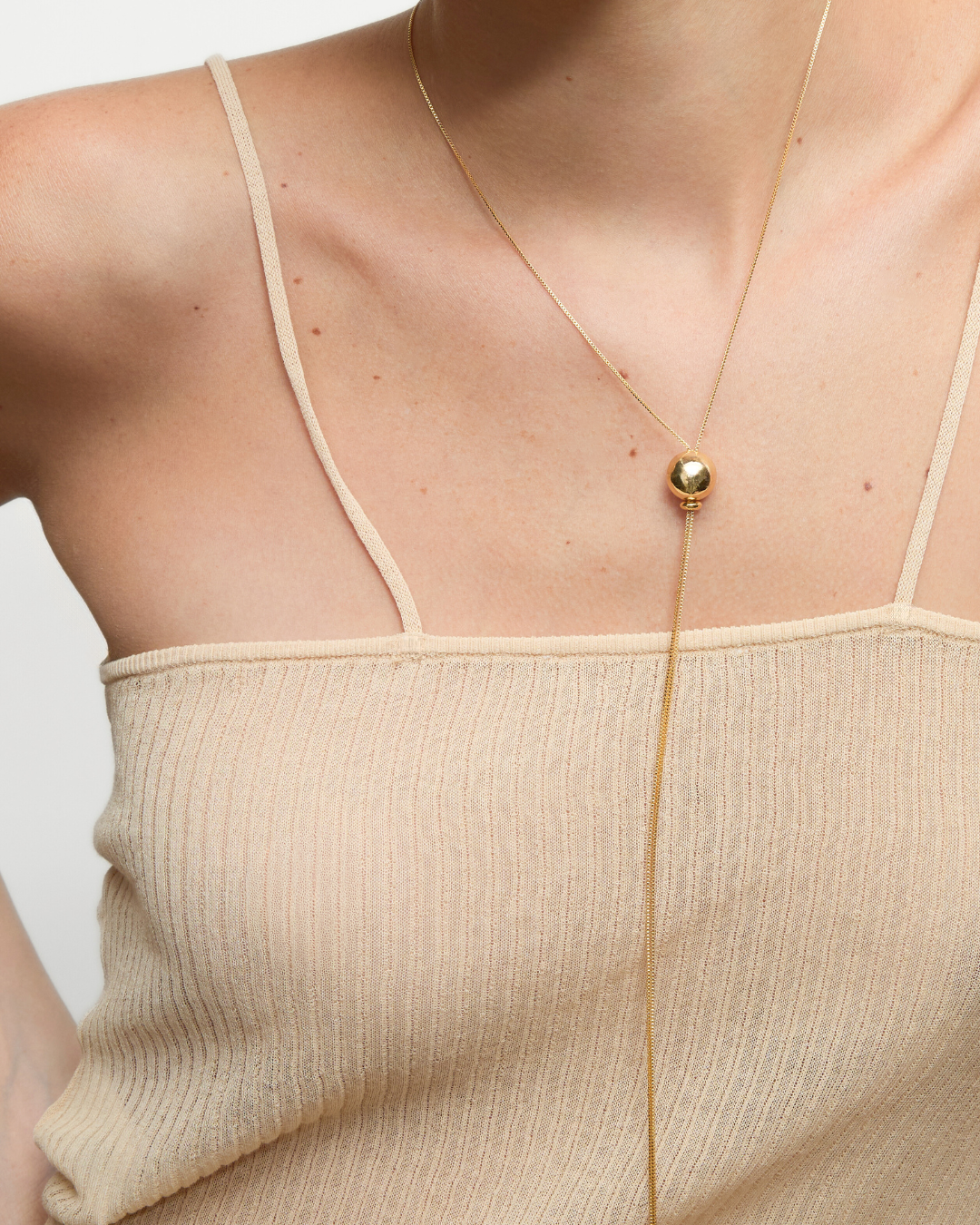 (WH) Collar Elegant Ball