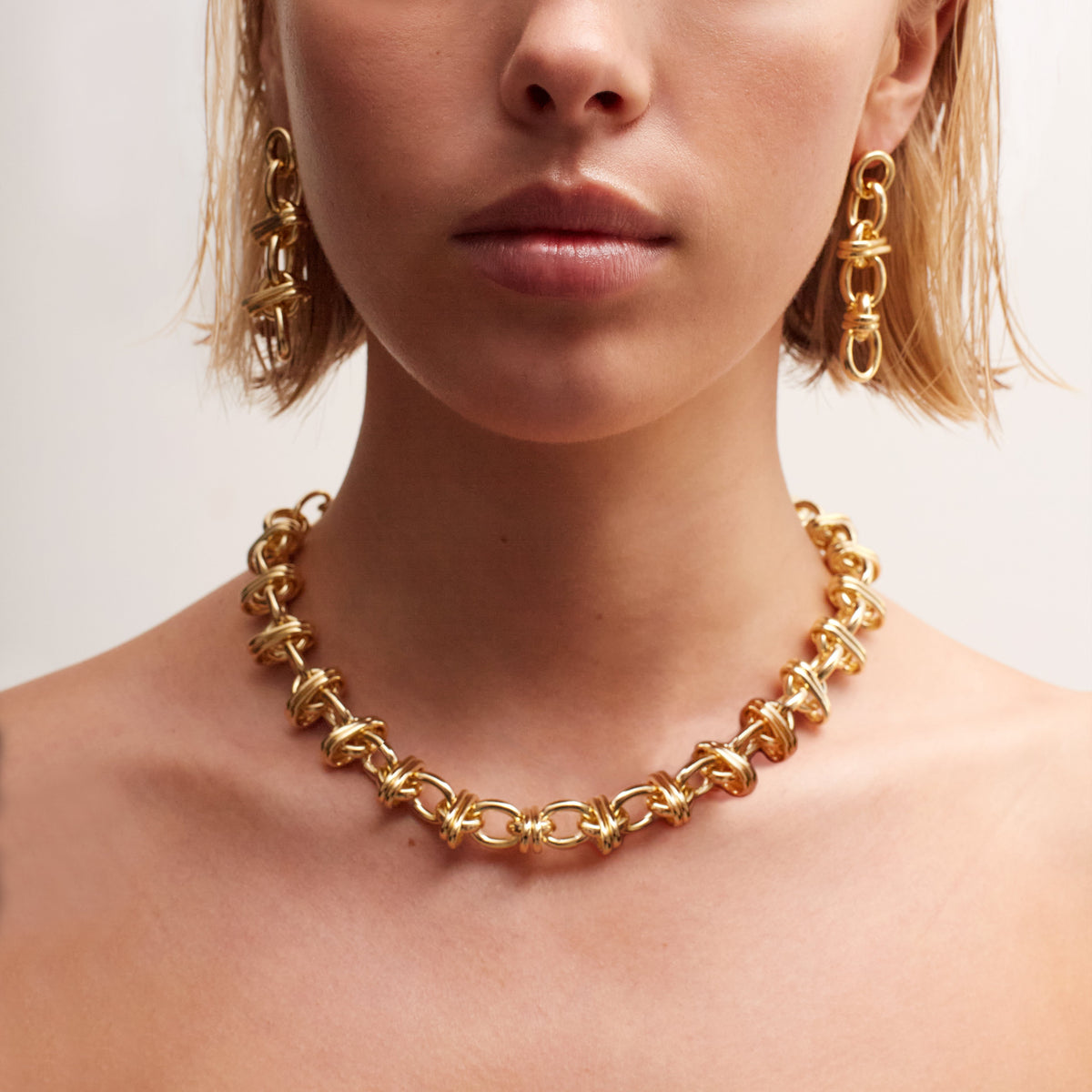 (WH) Collar Orbit