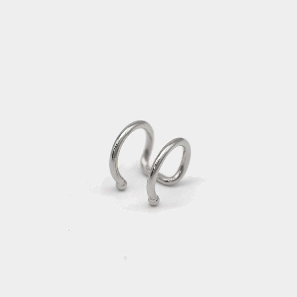 (WH) Earcuff Wave