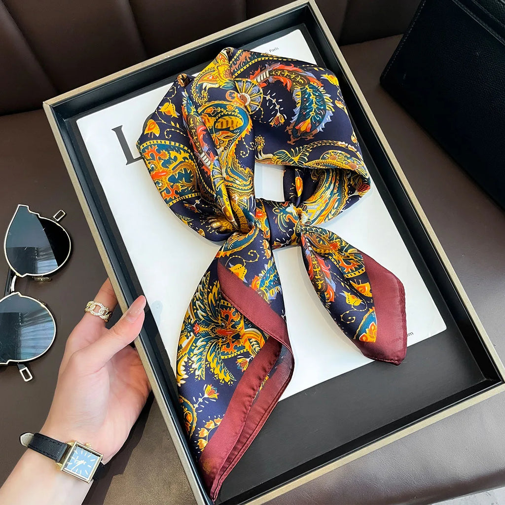 Pañuelo cuadrado mujer satinado con estampado elegante multifunción