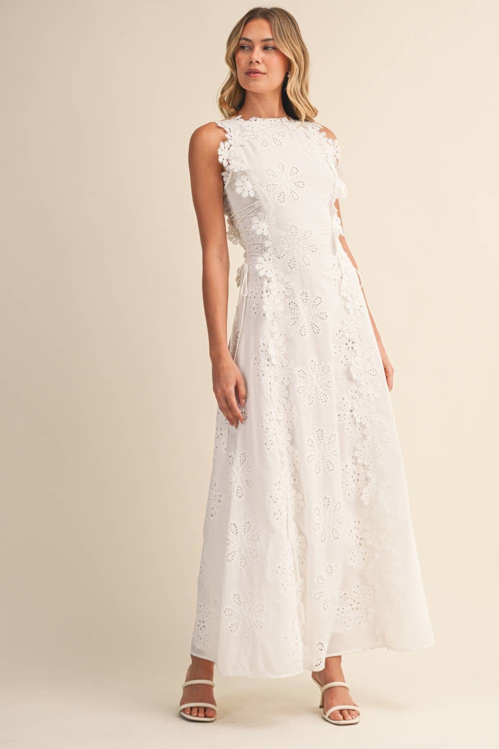Vestido maxi mujer con bordados florales y encaje elegante