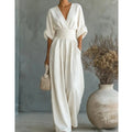 Mono Elegante con Escote en V