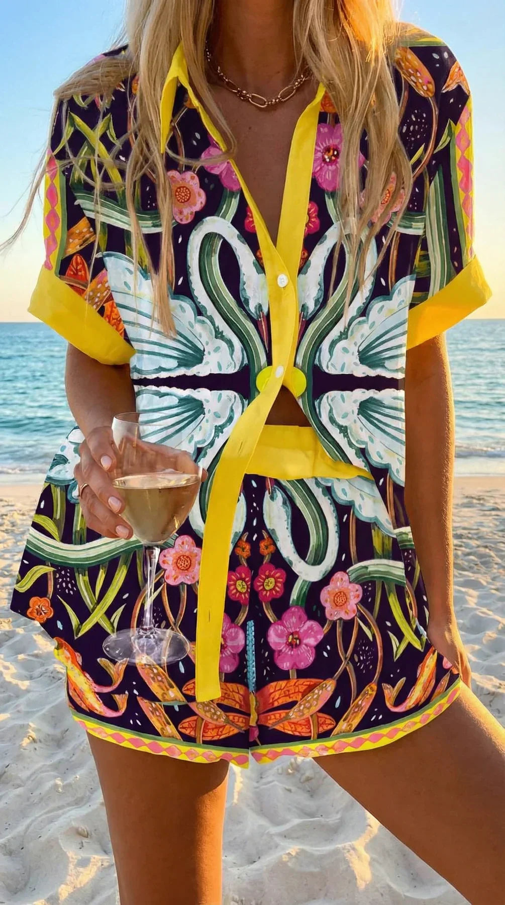 Conjunto mujer bohemio de verano con camisa estampada y shorts