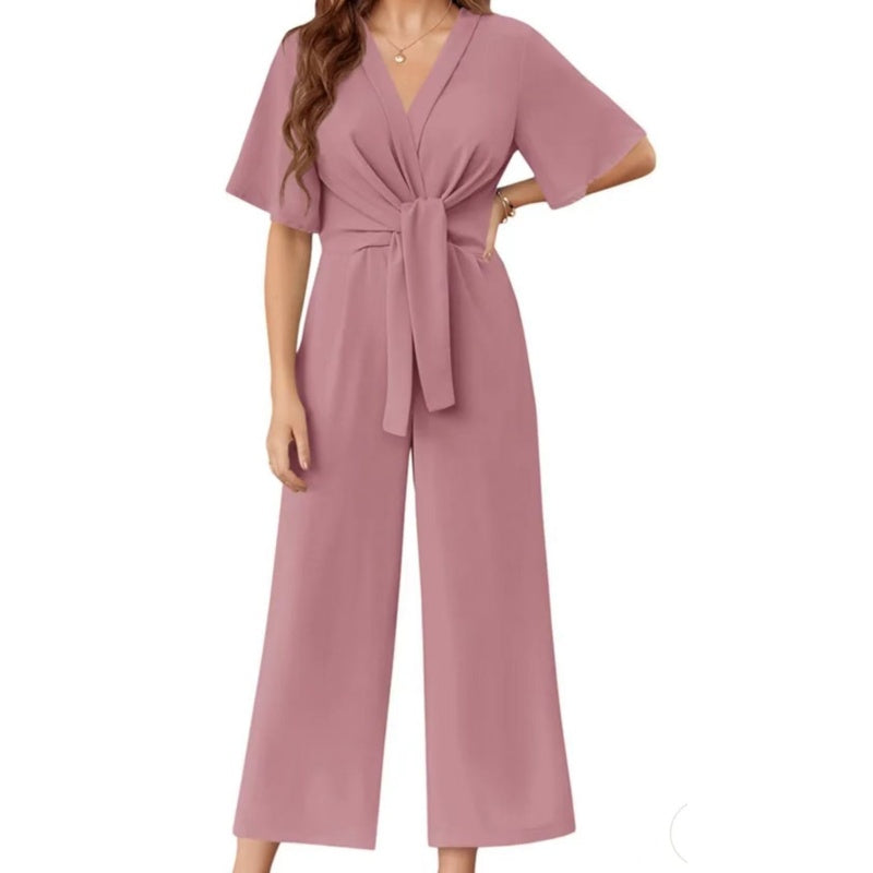 Mono mujer elegante con escote cruzado y pantalón de pierna ancha