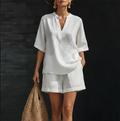 Conjunto mujer verano elegante con blusa cuello V y shorts