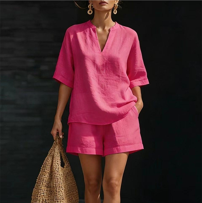 Conjunto mujer verano elegante con blusa cuello V y shorts
