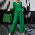 Conjunto mujer fluido con escote en V y pantalón ancho elegante