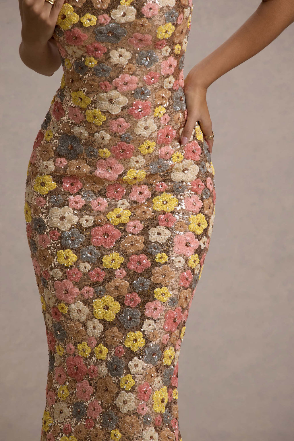 Vestido largo mujer con estampado floral y tirantes finos